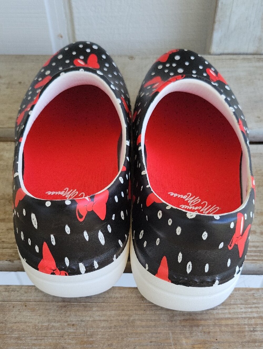 CROCS Womans Minnie Mouse Black & Red Polka Dot Slip-Ons - Picture 8 of 11